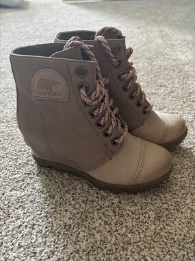Sorel Women's Lace-Up Ankle Boots in Taupe